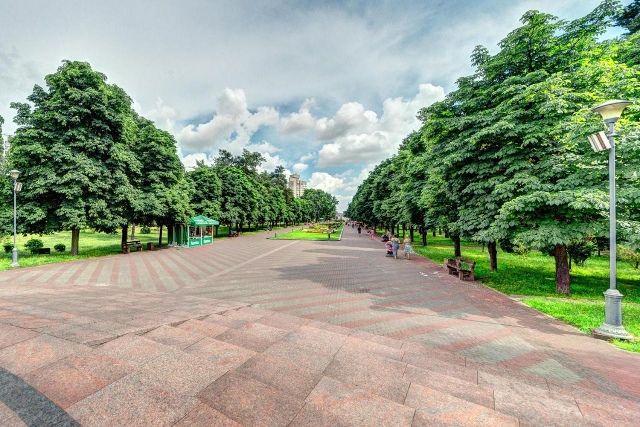Apartment Voskresenska 18 , Парковые Озера Kiev Buitenkant foto